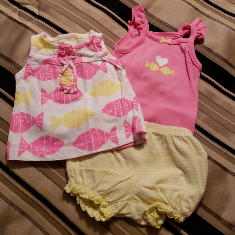 Carter's Newborn Sleeveless Onesie Set